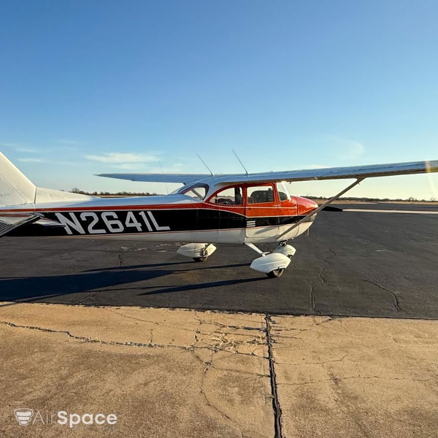 1967 Cessna 172 Skyhawk - Exterior