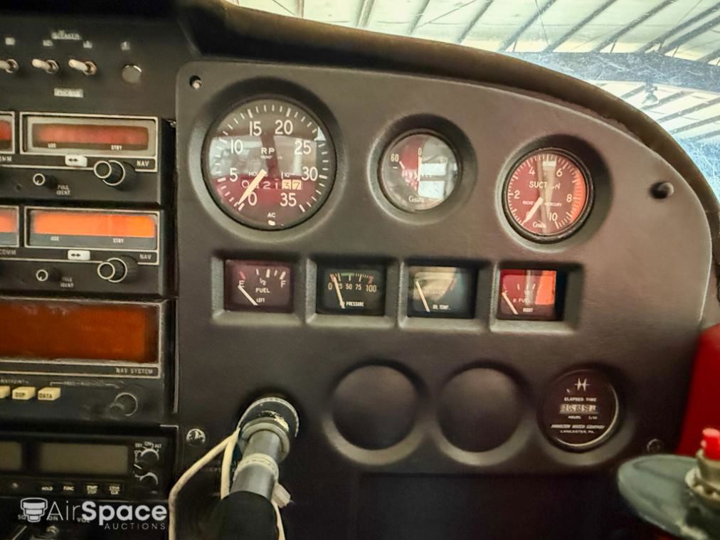 1967 Cessna 172 Skyhawk - Interior