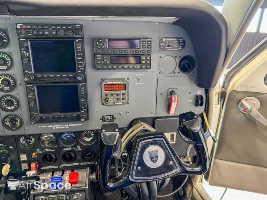 1984 Beechcraft B36TC Bonanza - Interior