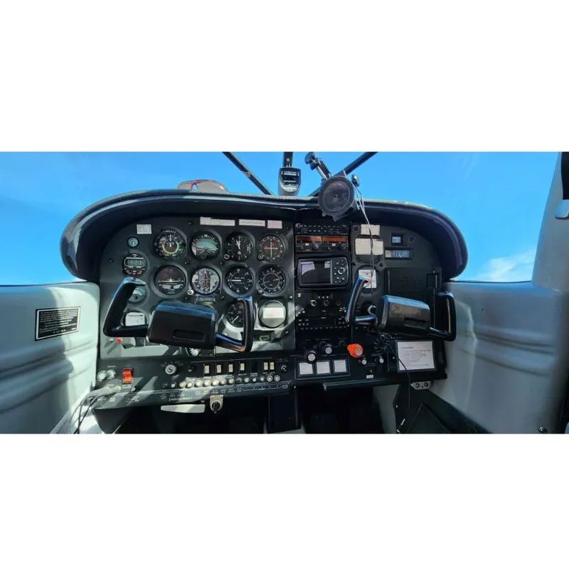 1981 Cessna 180K Skywagon - Interior