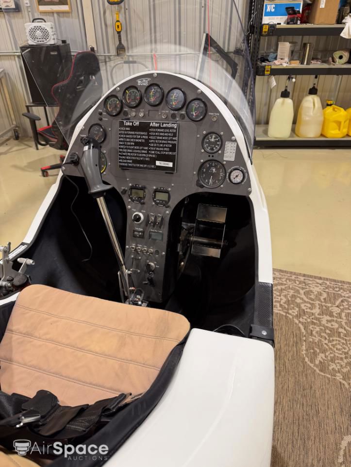 2024 MTO AutoGyro - Interior