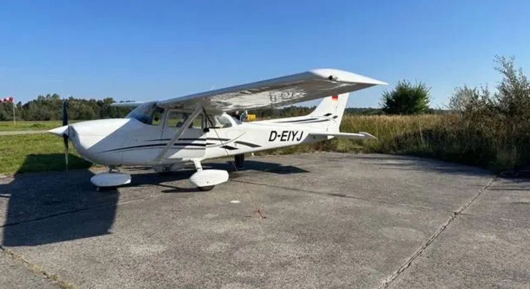 1979 Cessna 172N - Exterior
