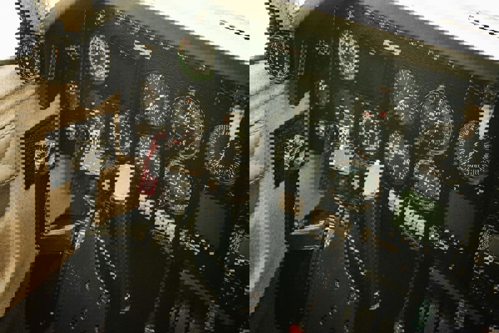 1977 Mooney M20J 201 - Interior