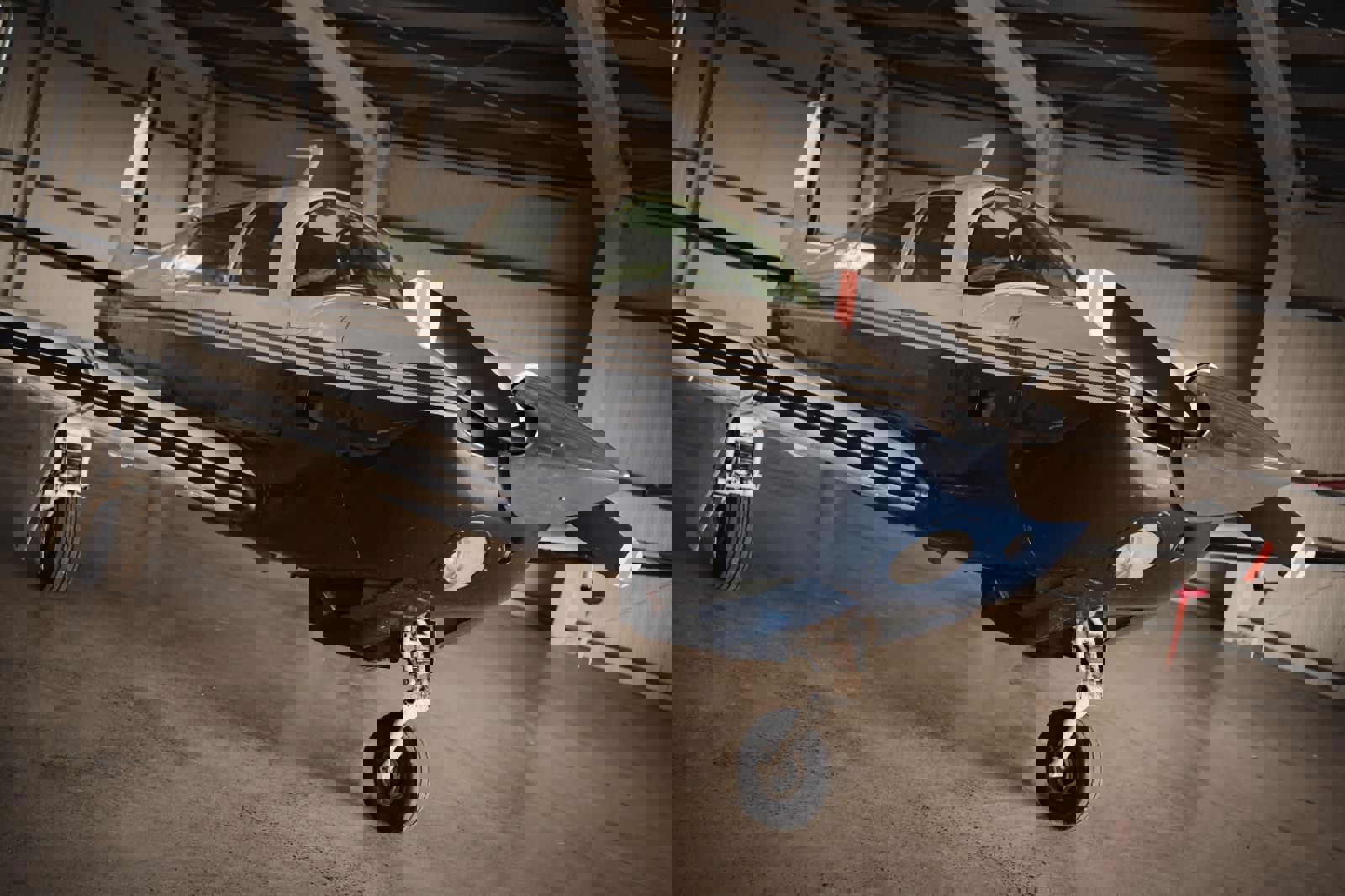 1977 Mooney M20J 201 - Exterior