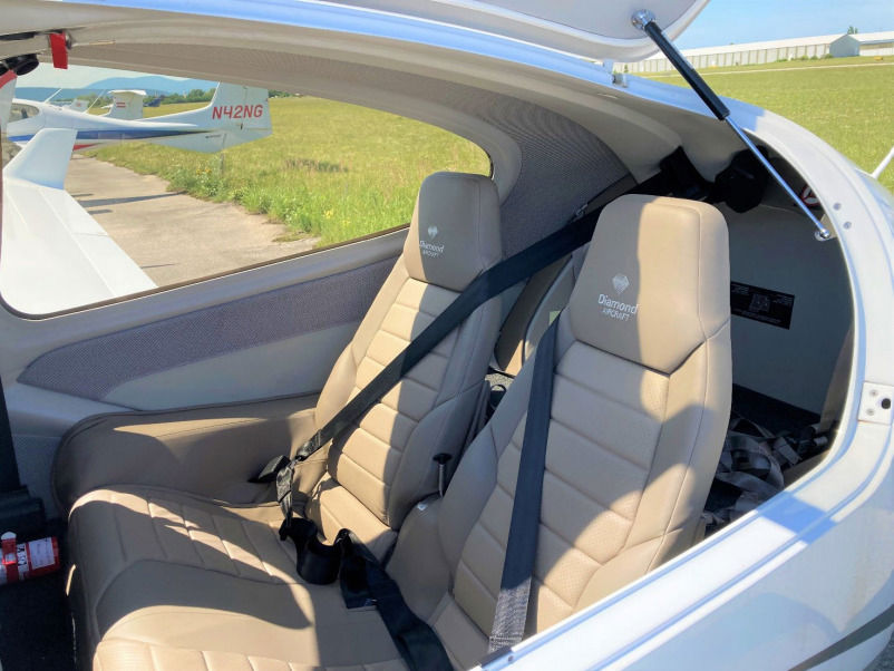 2023 Diamond DA40 NG - Interior