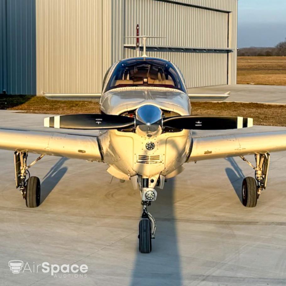 1966 Beech 35-C33A Debonair - Exterior