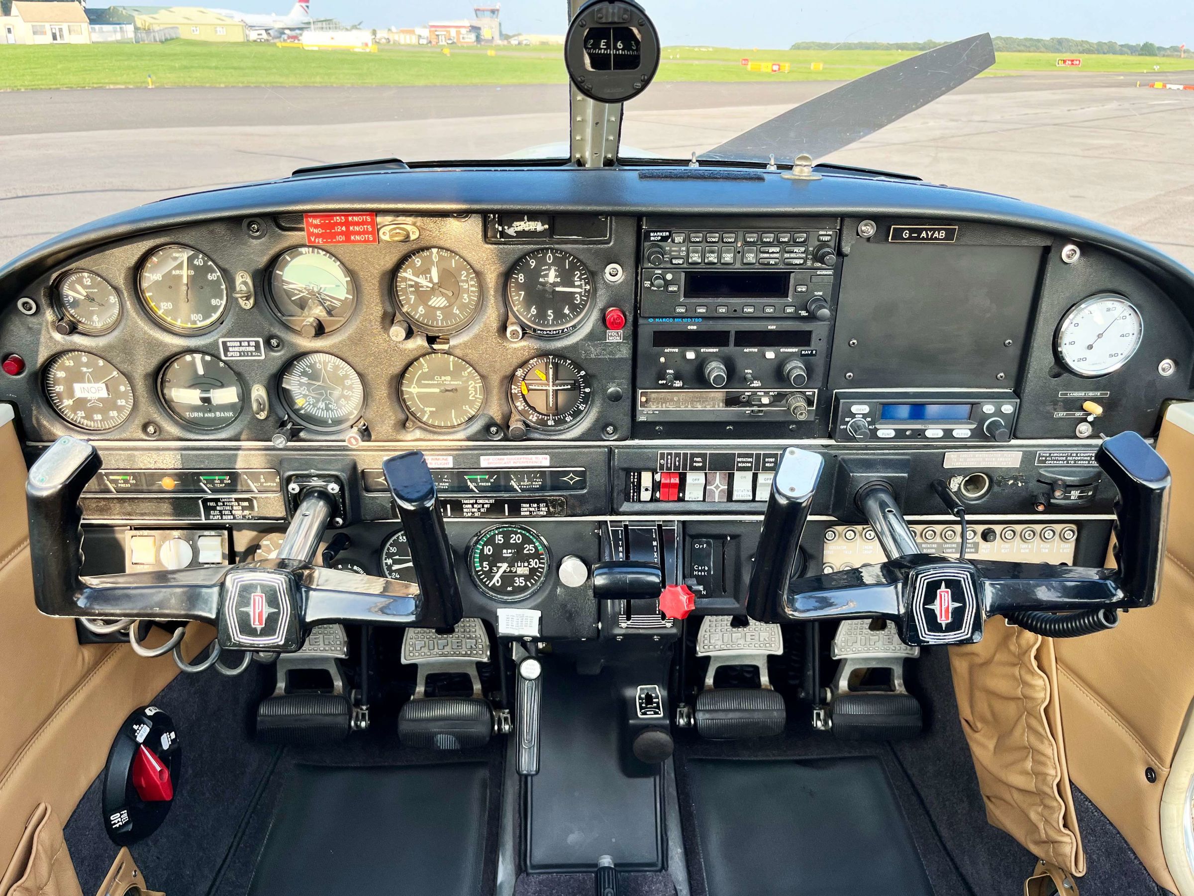 1970 Piper PA-28-180 Cherokee - Interior