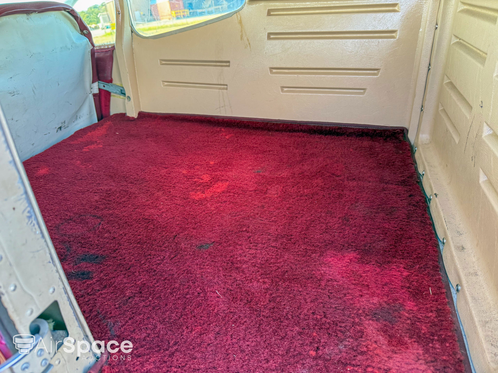 1960 Cessna 210A - Interior