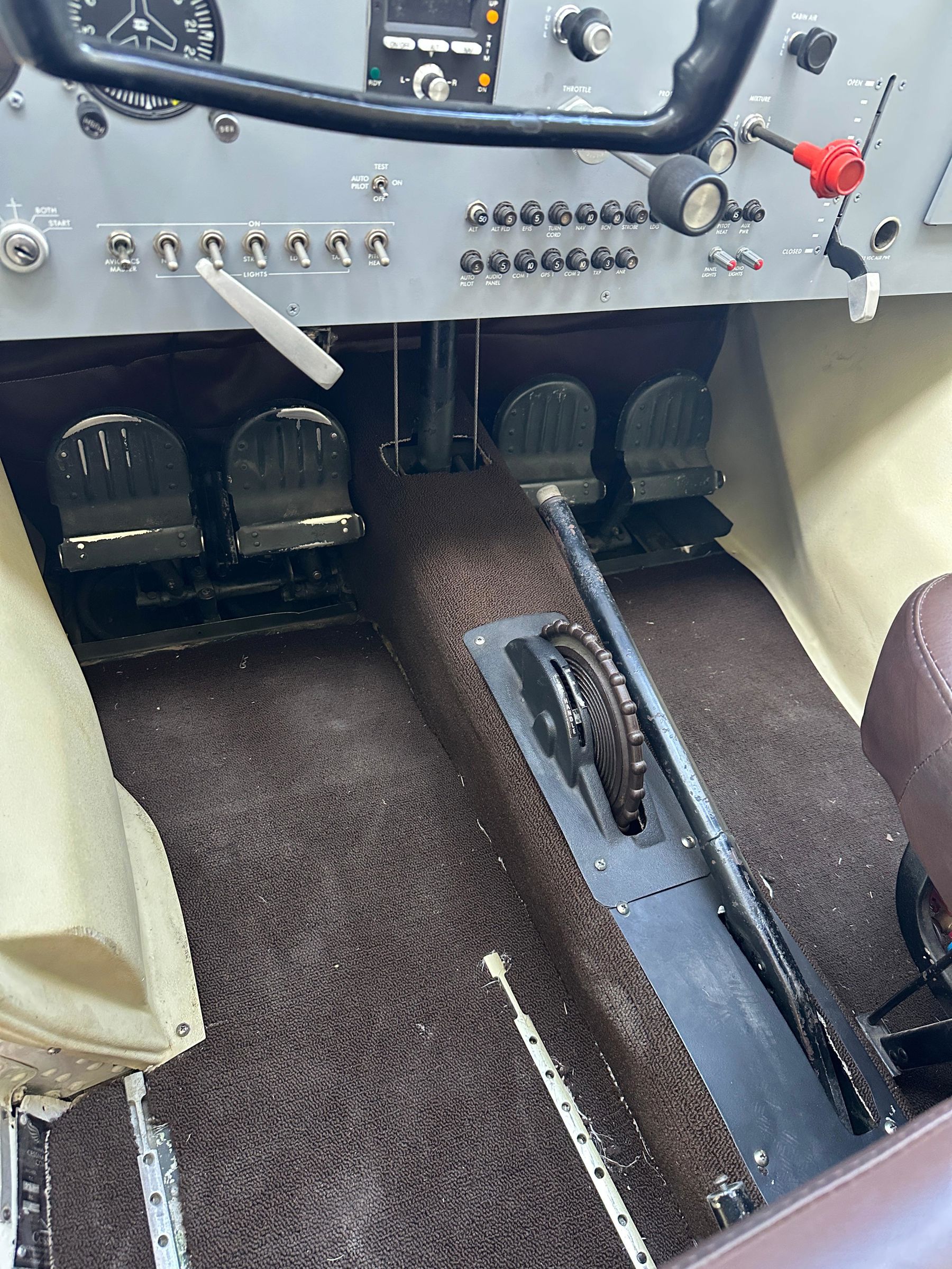 1967 Cessna 180H Skywagon - Interior