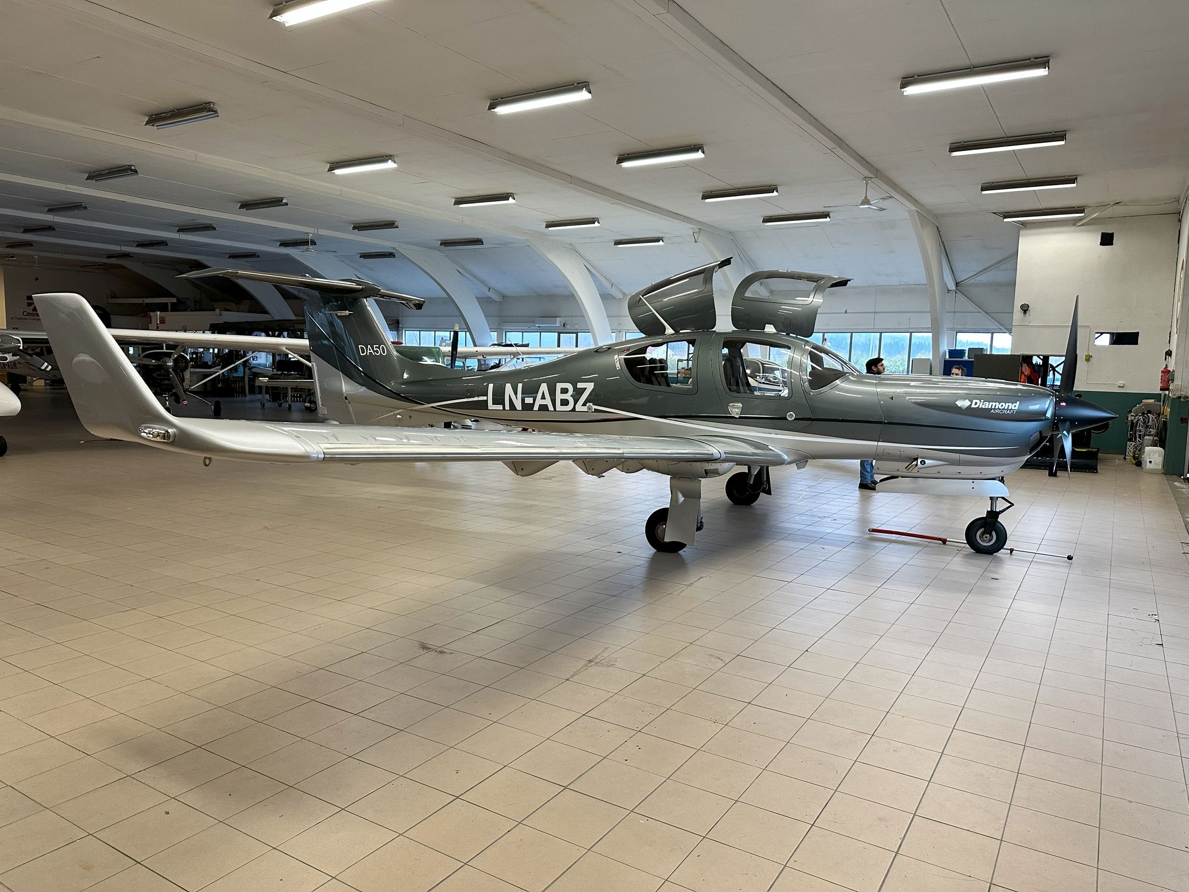 2022 Diamond DA50 RG - Exterior