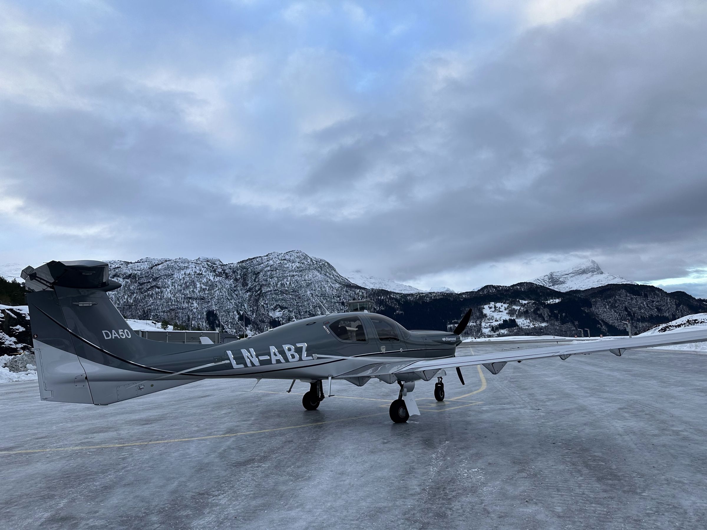 2022 Diamond DA50 RG - Exterior