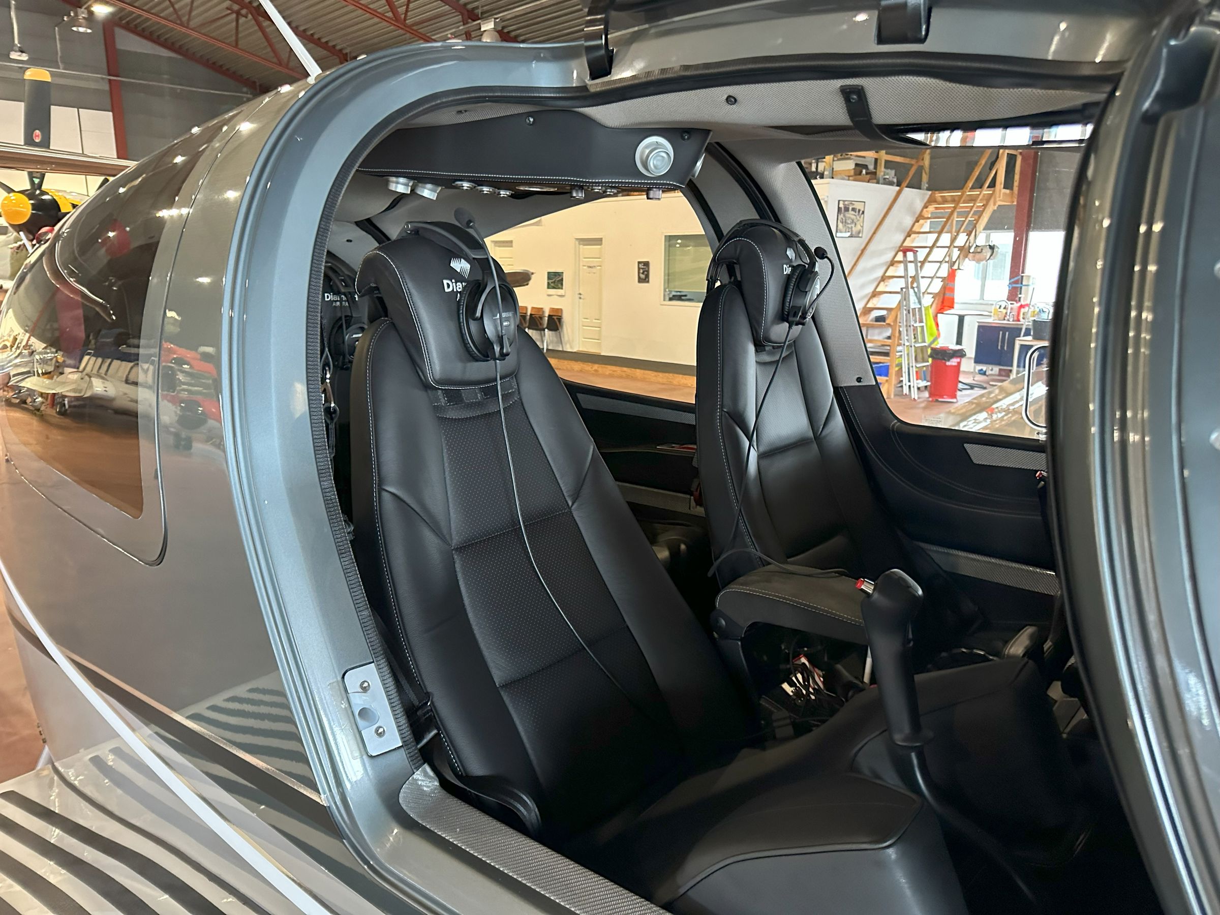 2022 Diamond DA50 RG - Interior