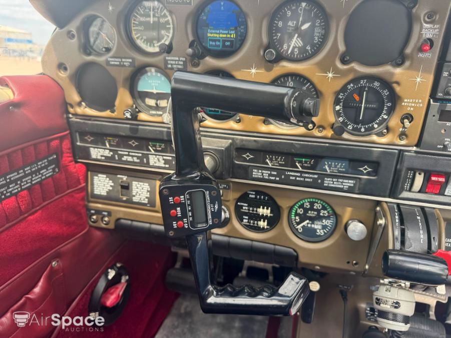 1977 Piper PA-28-181 Archer II - Interior