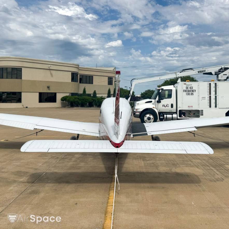 1977 Piper PA-28-181 Archer II - Exterior