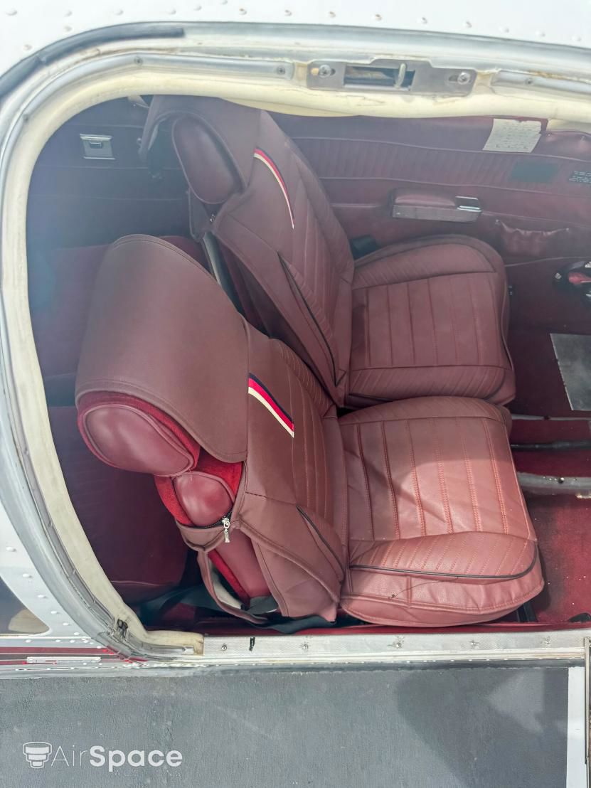 1977 Piper PA-28-181 Archer II - Interior