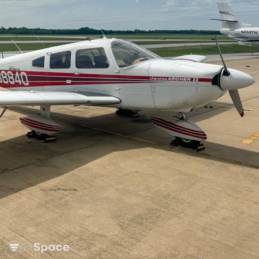 1977 Piper PA-28-181 Archer II - Exterior