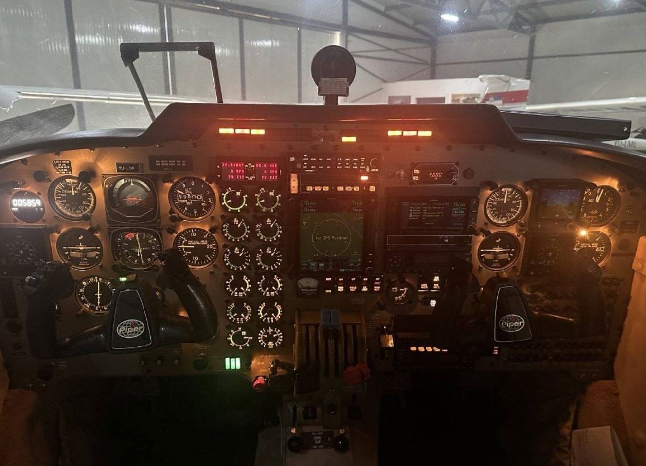 1998 Piper PA-34-220T Seneca V - Interior