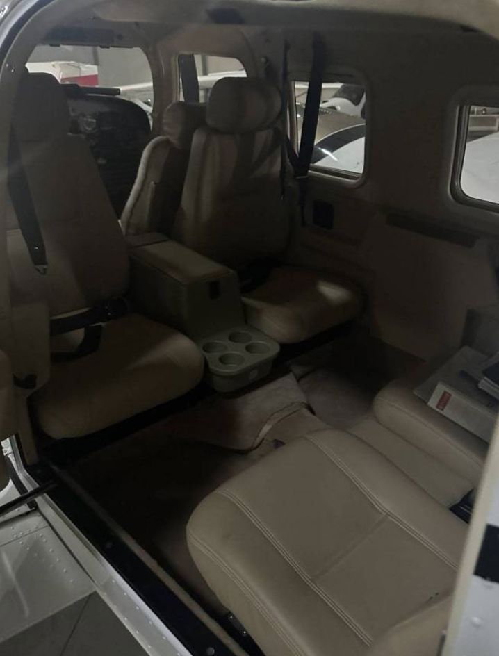 1998 Piper PA-34-220T Seneca V - Interior