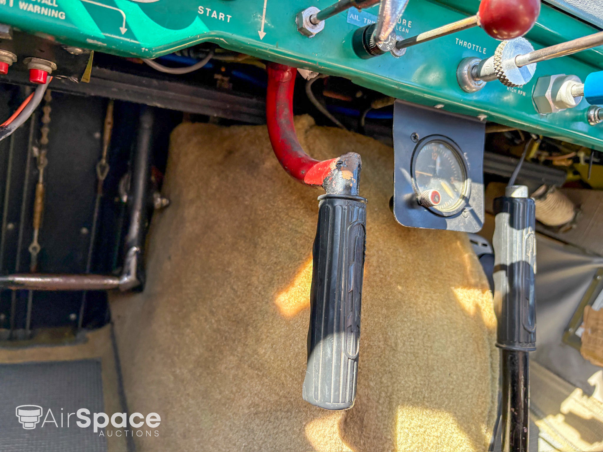 1959 Piper PA-24-180 Comanche - Interior