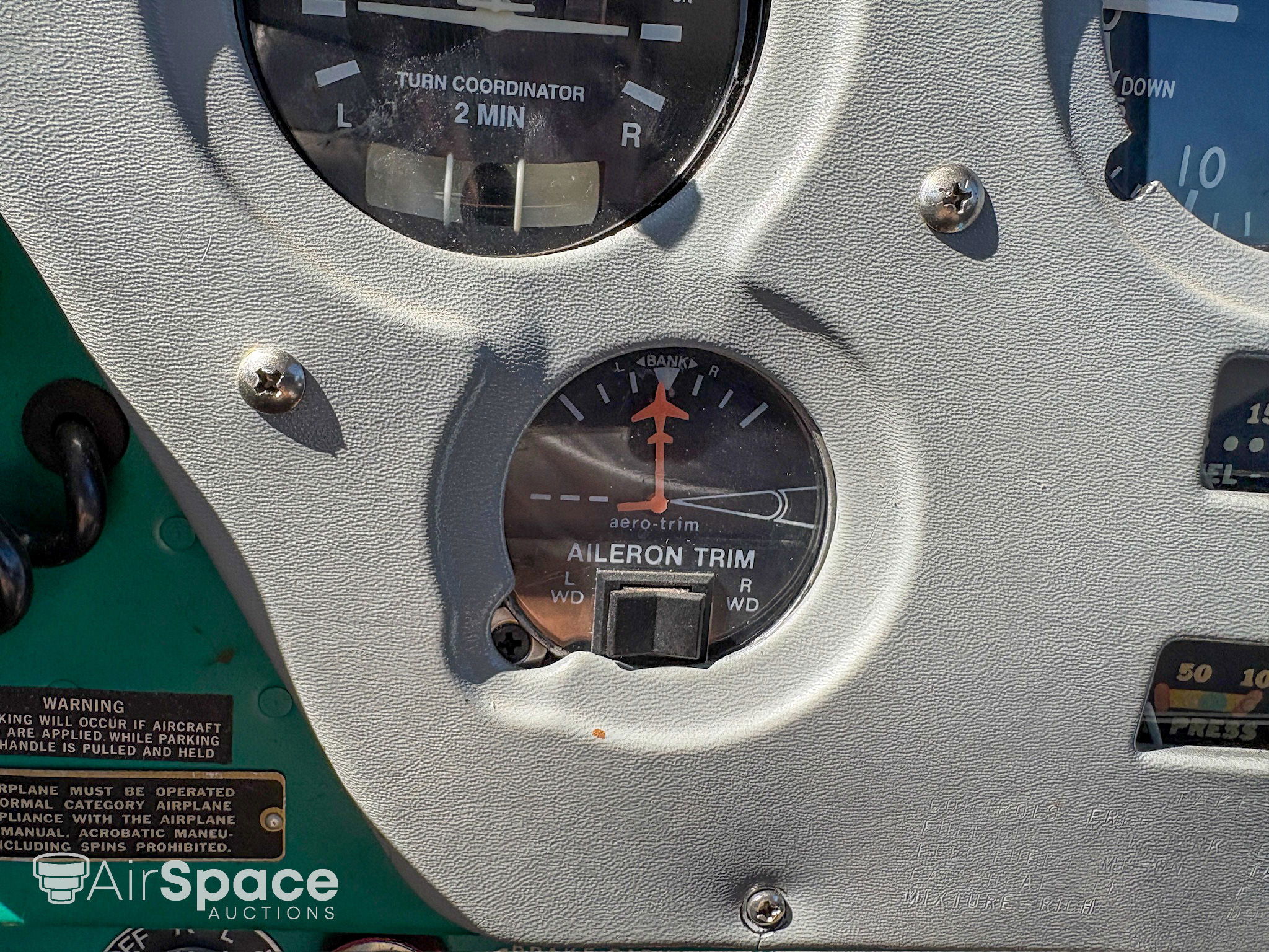 1959 Piper PA-24-180 Comanche - Interior