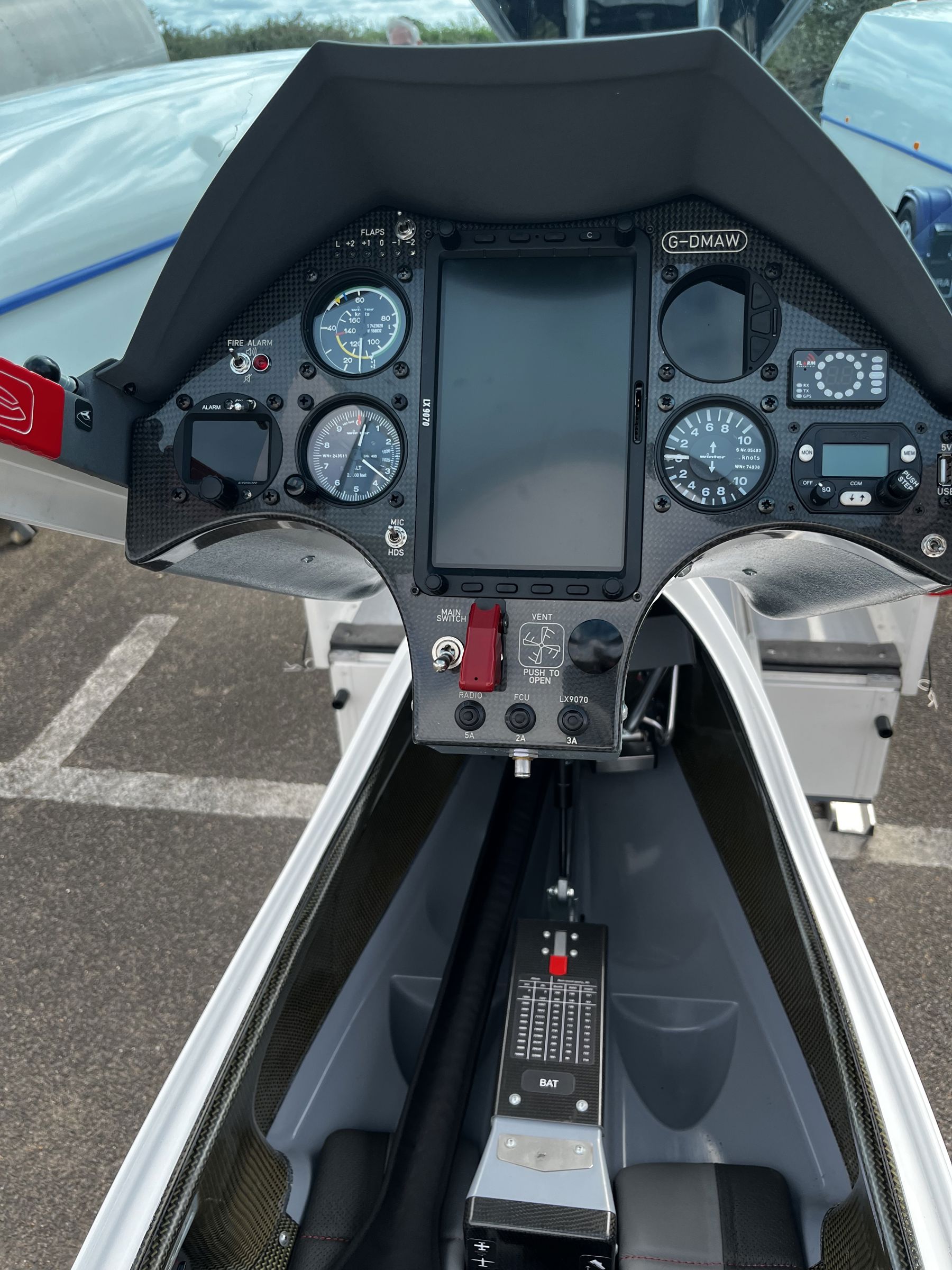 2023 HPH Shark 304es 18M High Performance - Interior