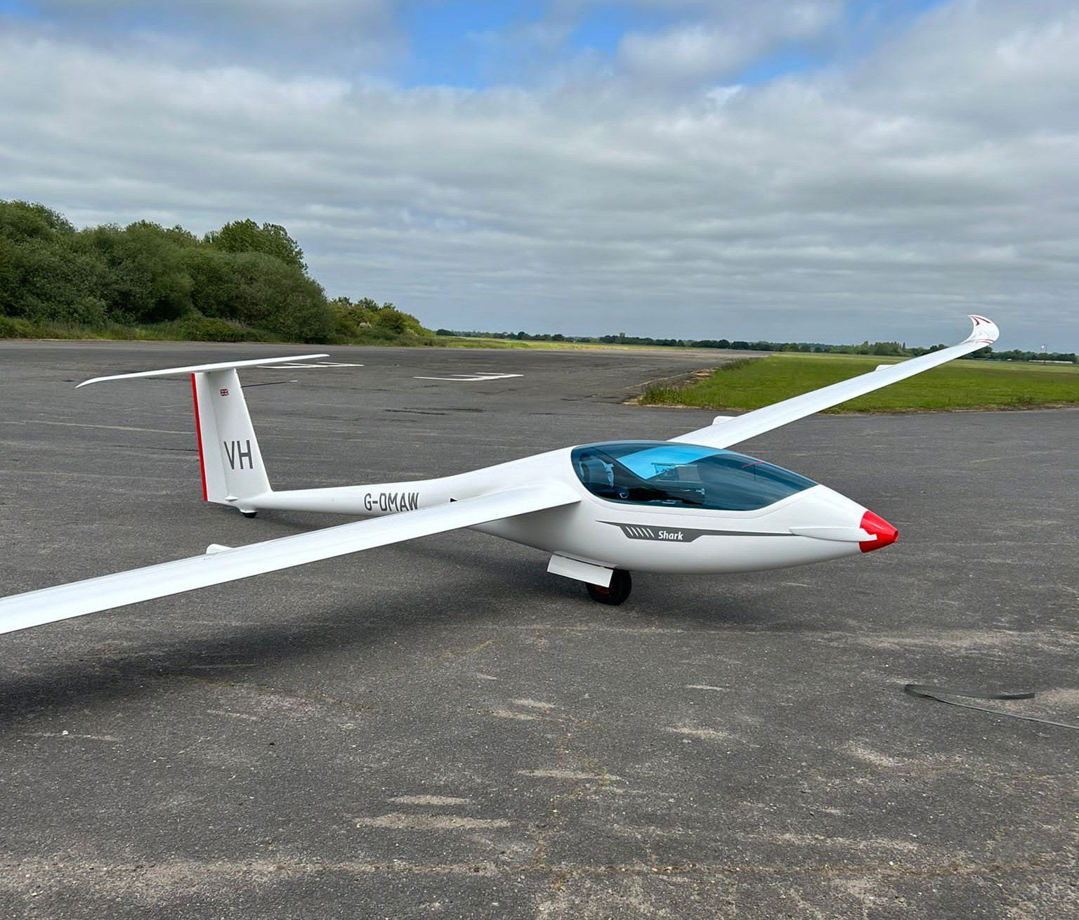 2023 HPH Shark 304es 18M High Performance - Exterior