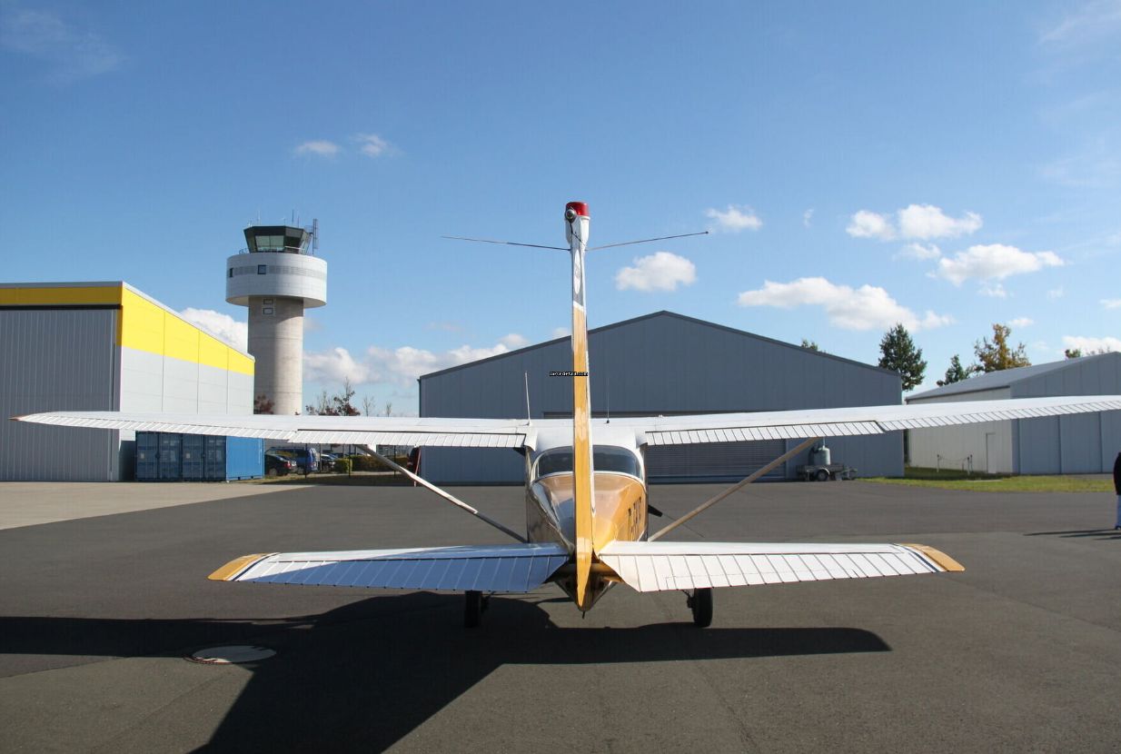 1966 Cessna (Reims) F172G - Exterior