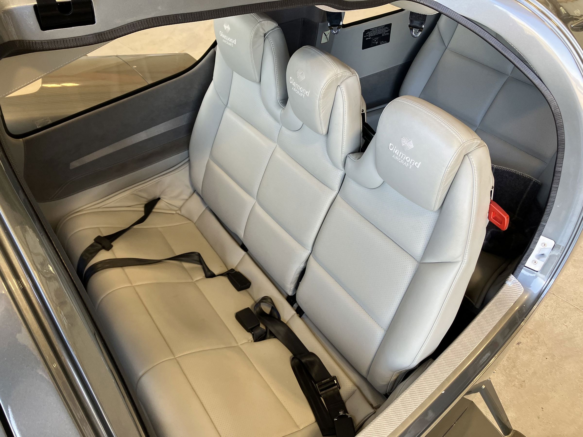 2021 Diamond DA62 - Interior