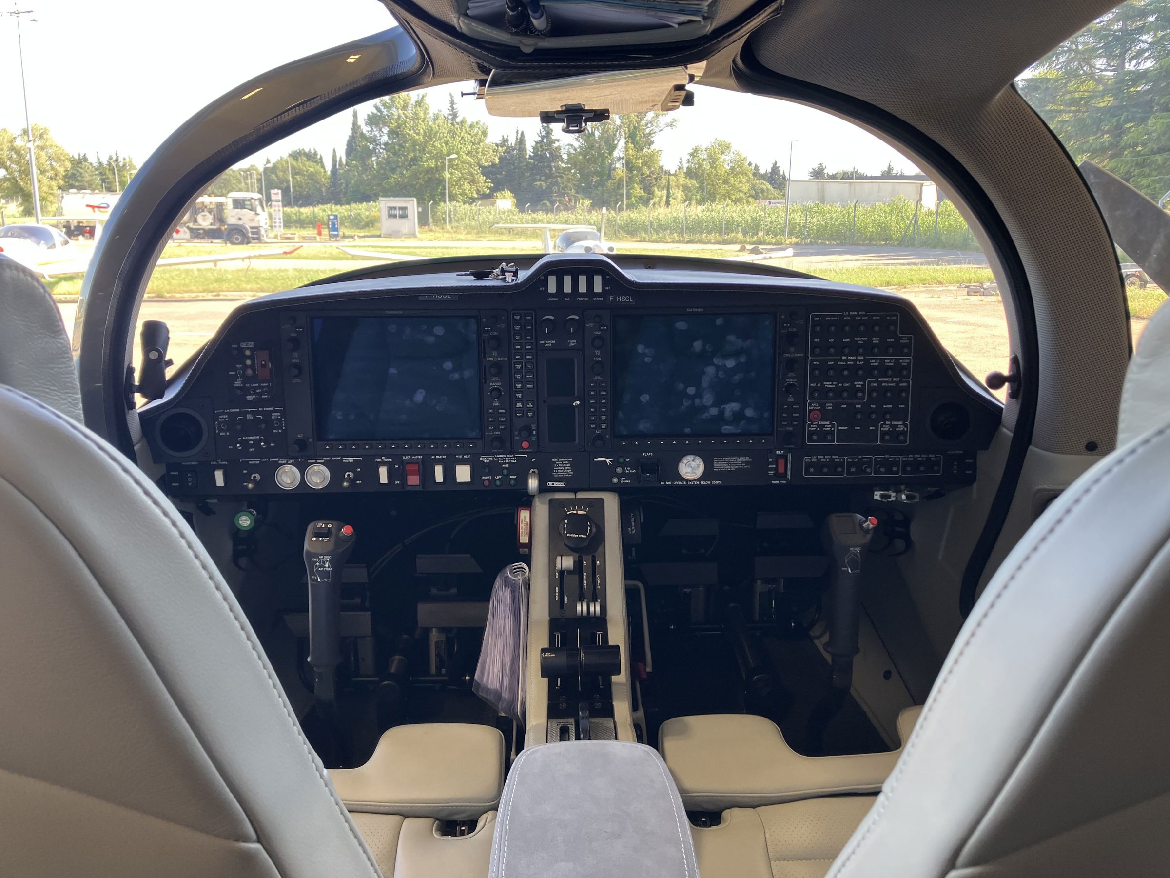 2021 Diamond DA62 - Interior