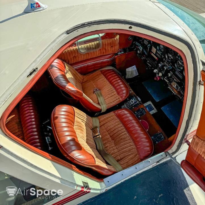 1970 Bellanca 17-30A 300A Super Viking - Interior