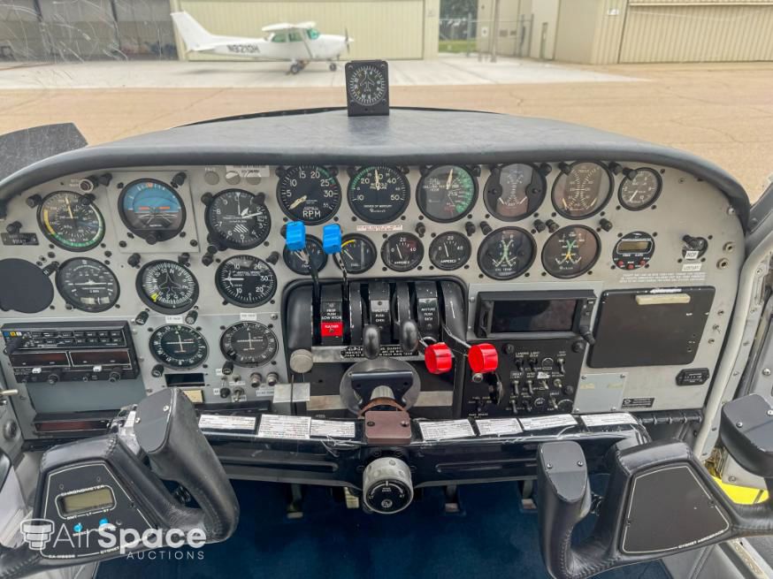 1962 Beechcraft 95 Travel Air Model B95/B95A - Interior