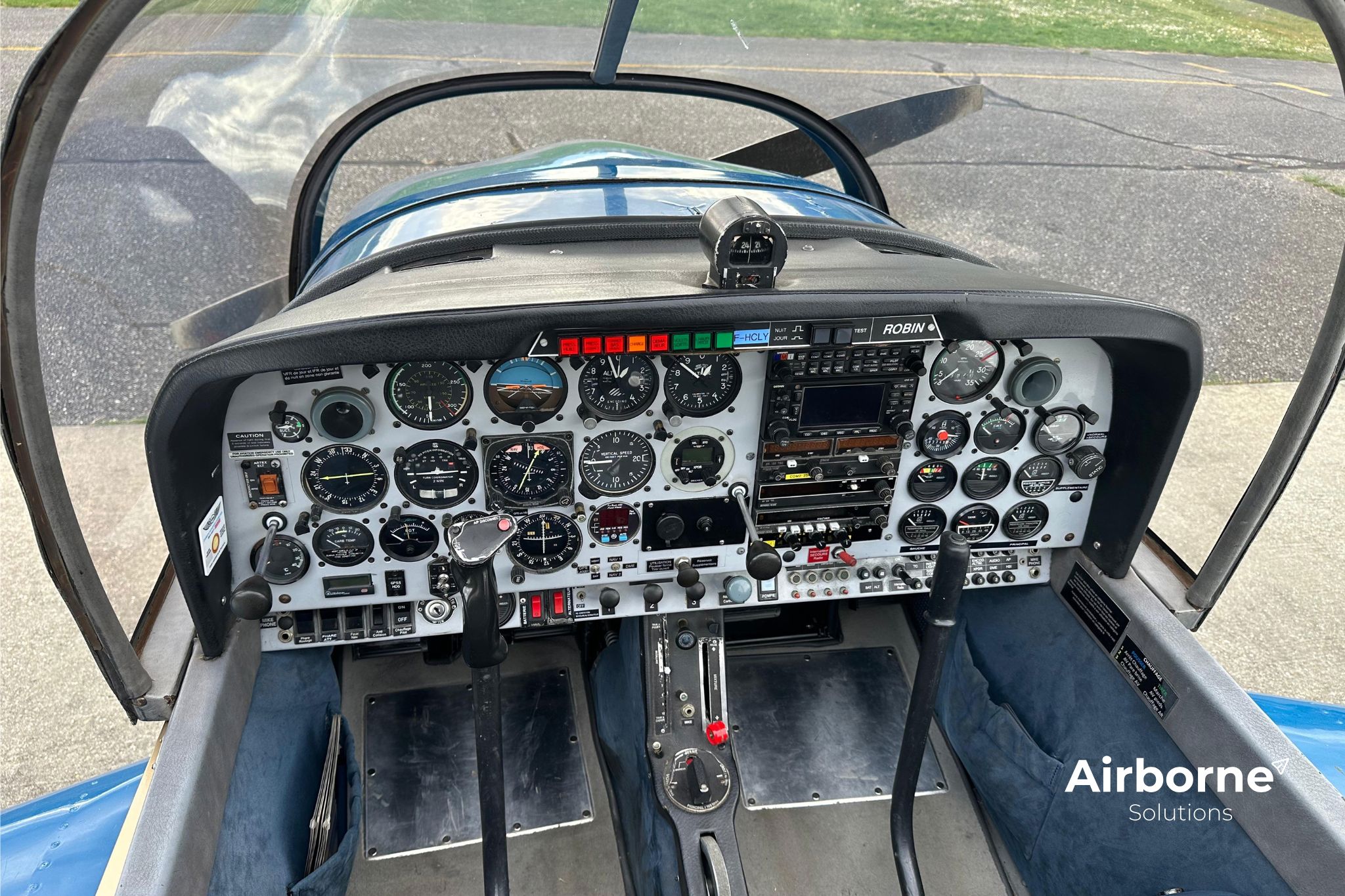 1989 Robin DR-400 180 Regent - Interior