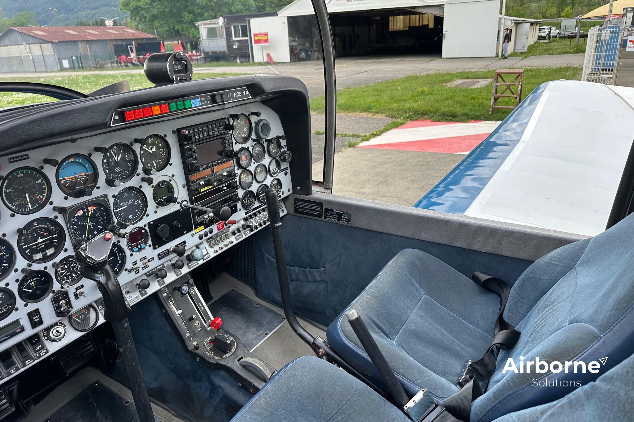 1989 Robin DR-400 180 Regent - Interior