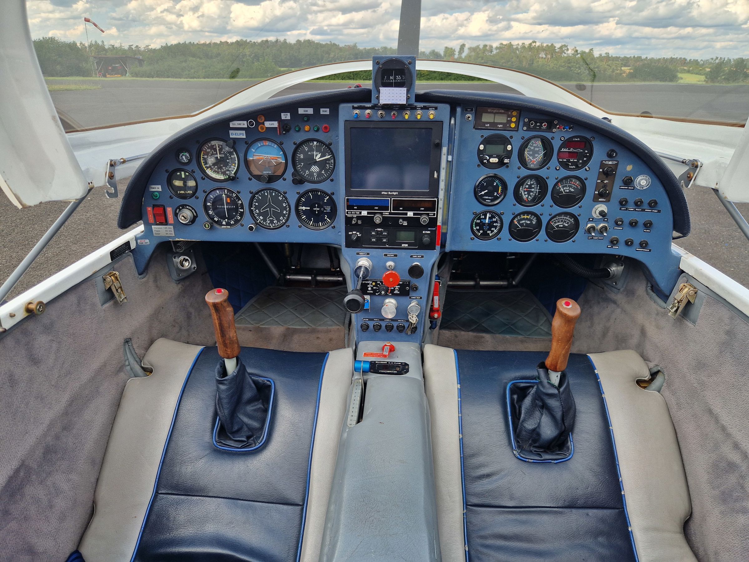 1990 Lancair 235 - Interior