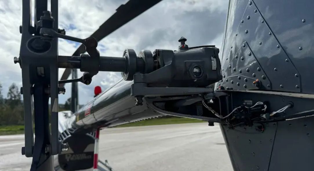 2004 Robinson R-44 Raven - Exterior