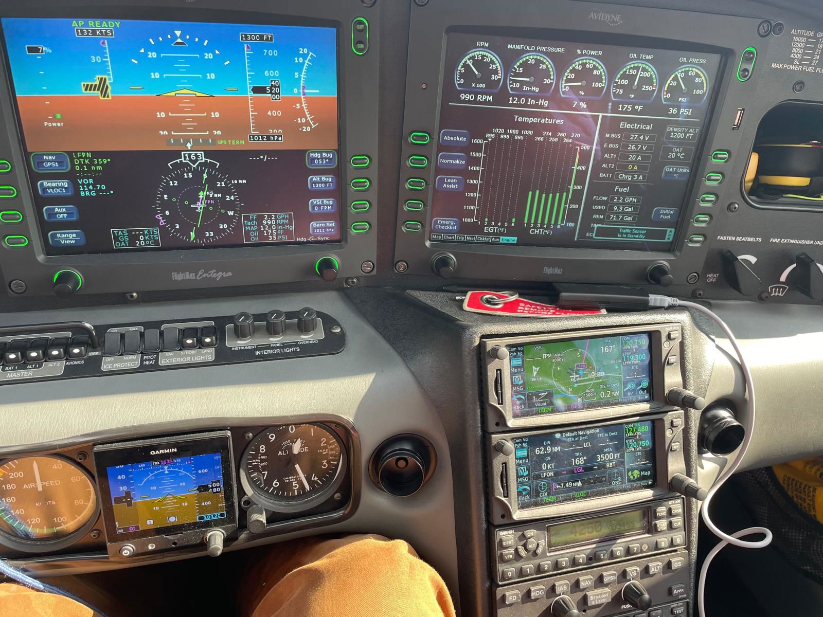 2006 Cirrus SR22 G2 - Interior