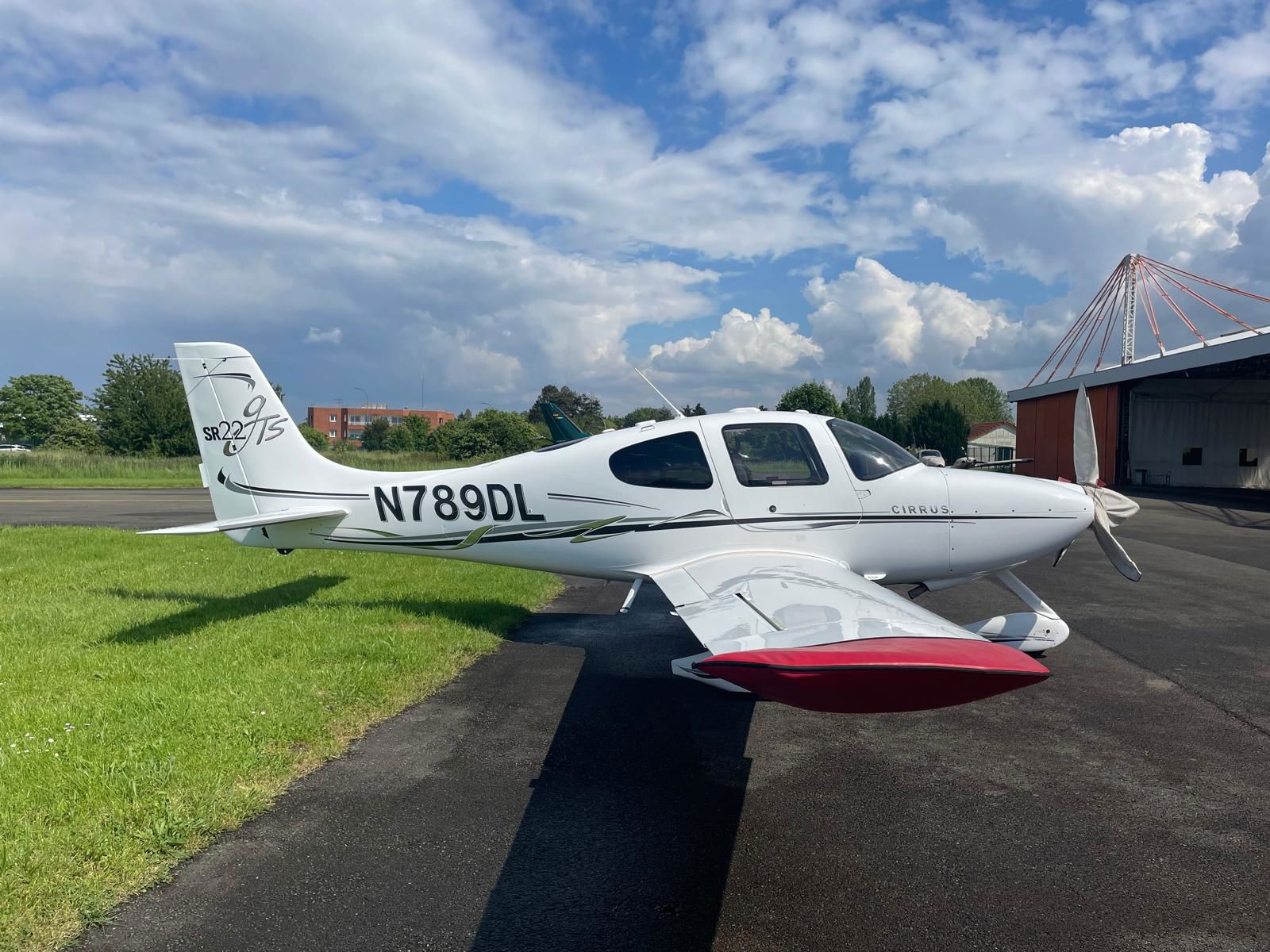 2006 Cirrus SR22 G2 - Exterior