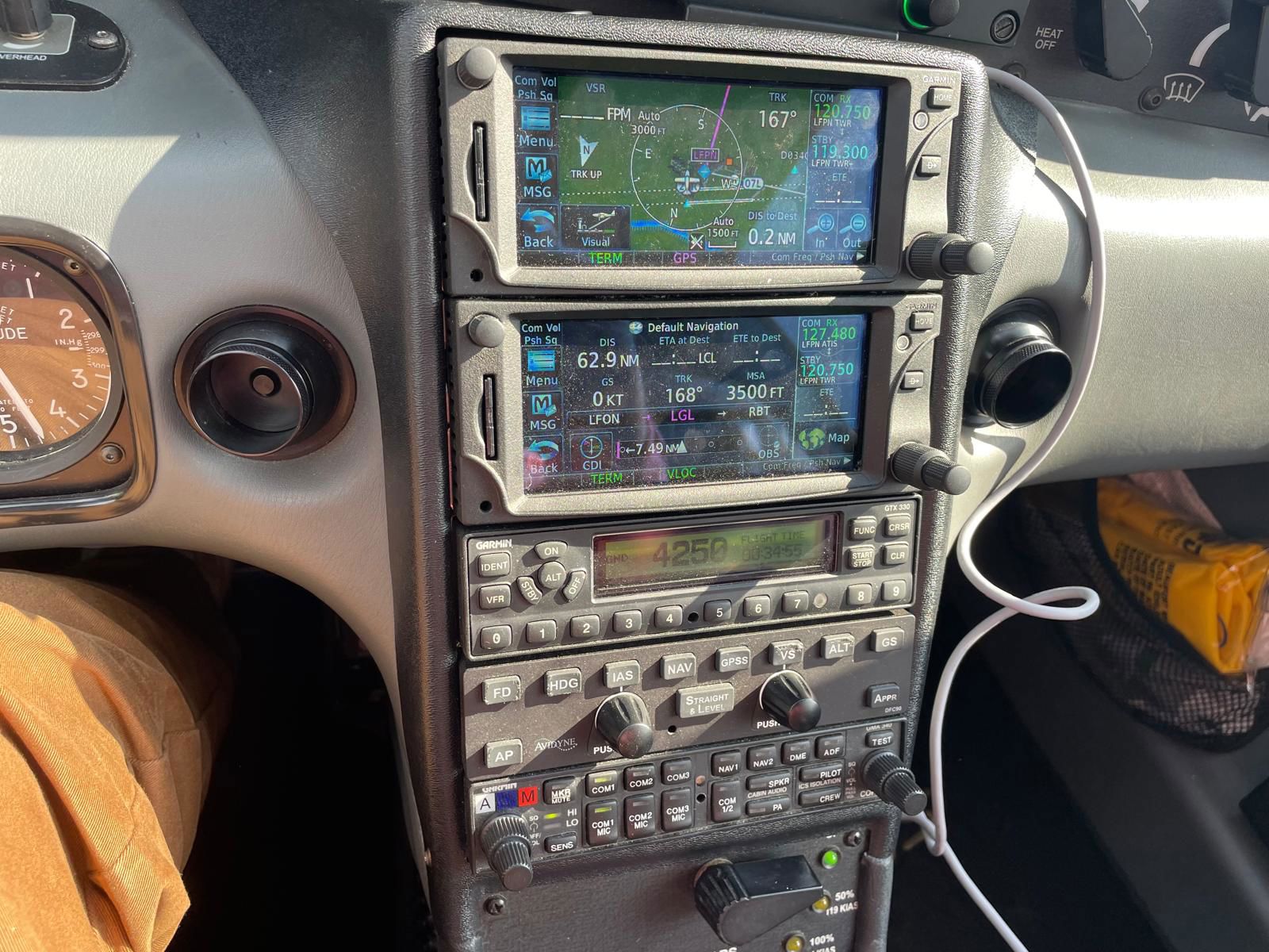 2006 Cirrus SR22 G2 - Interior