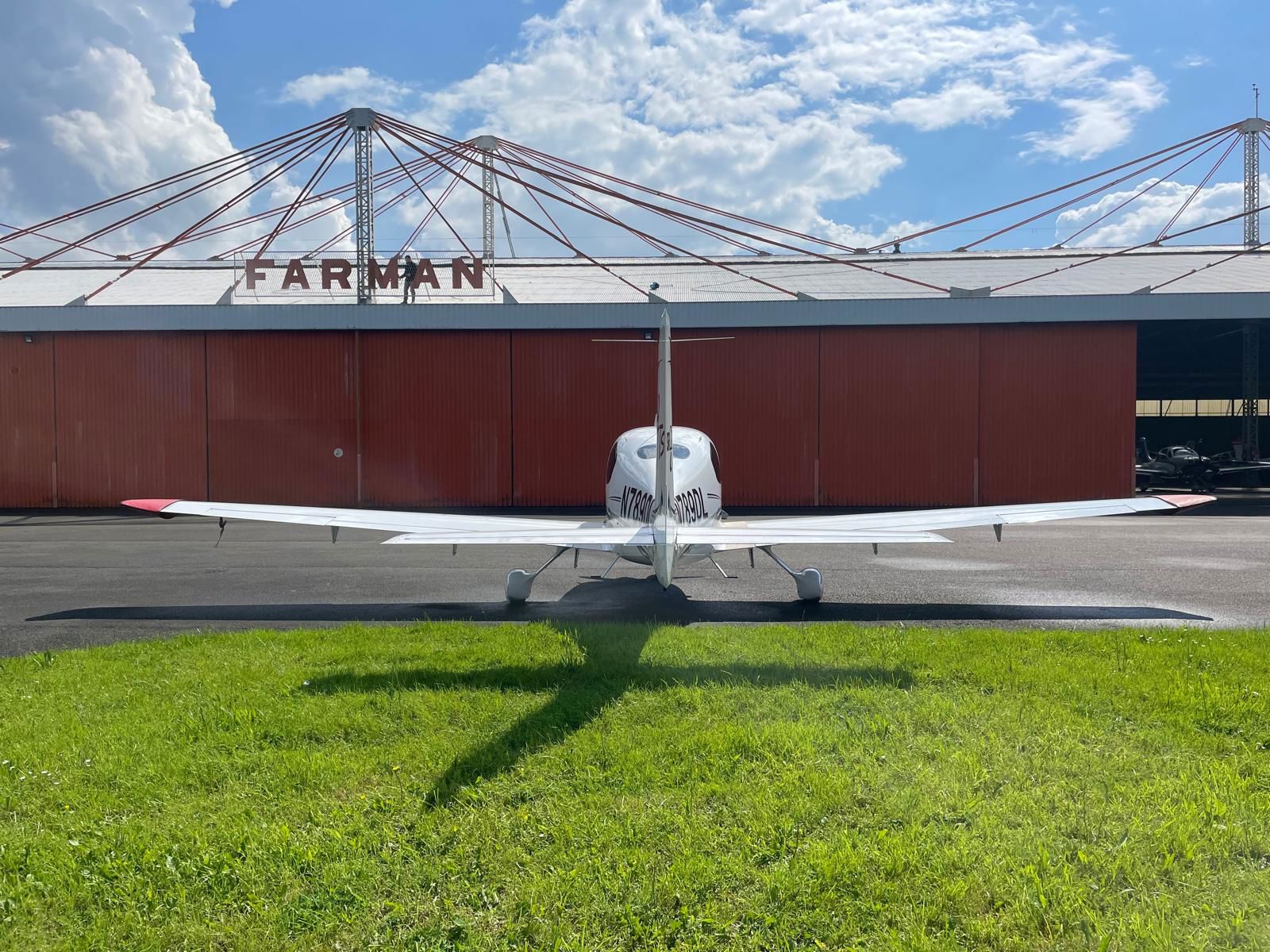 2006 Cirrus SR22 G2 - Exterior