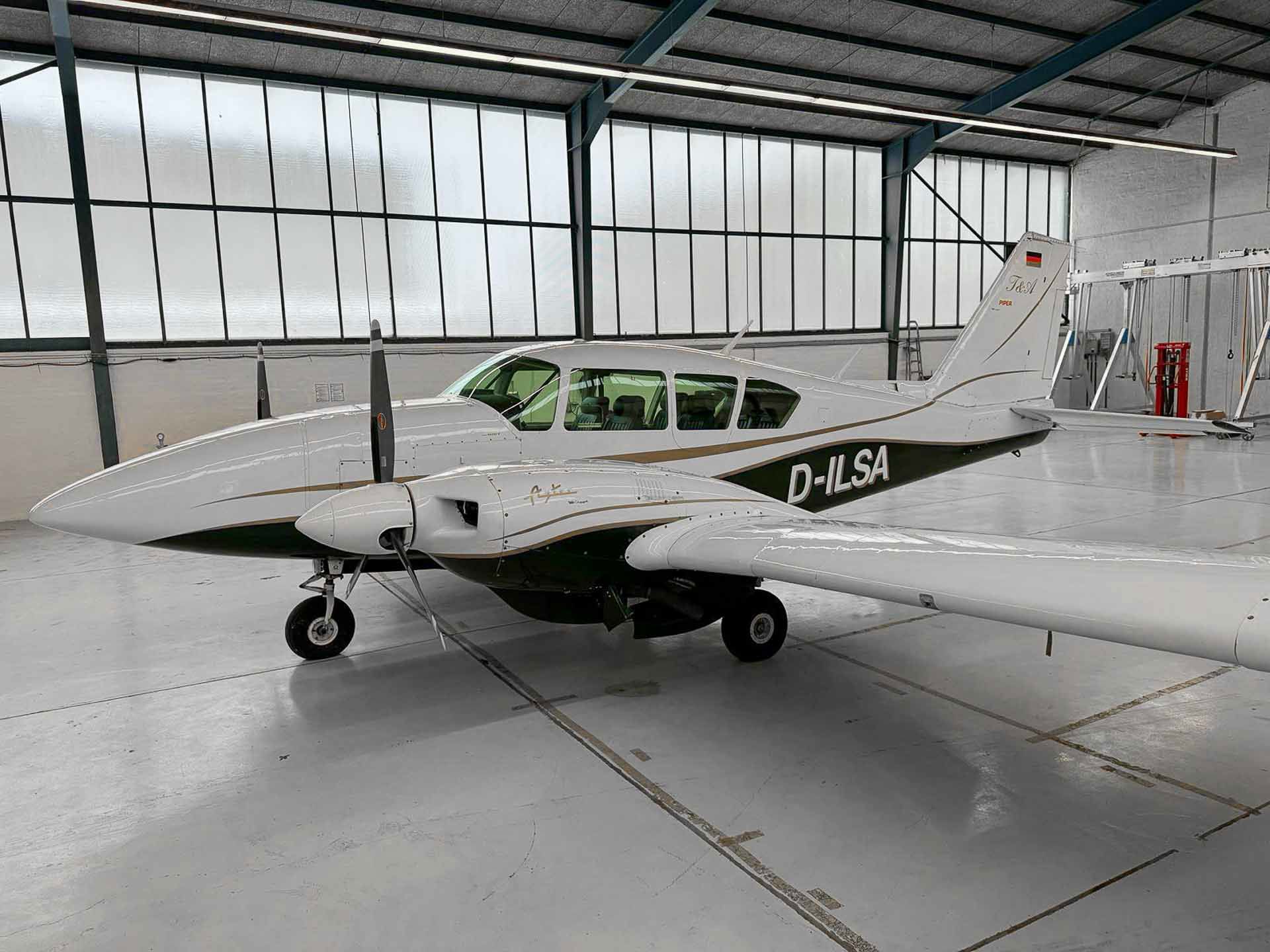 1973 Piper PA-23-250 Aztec E