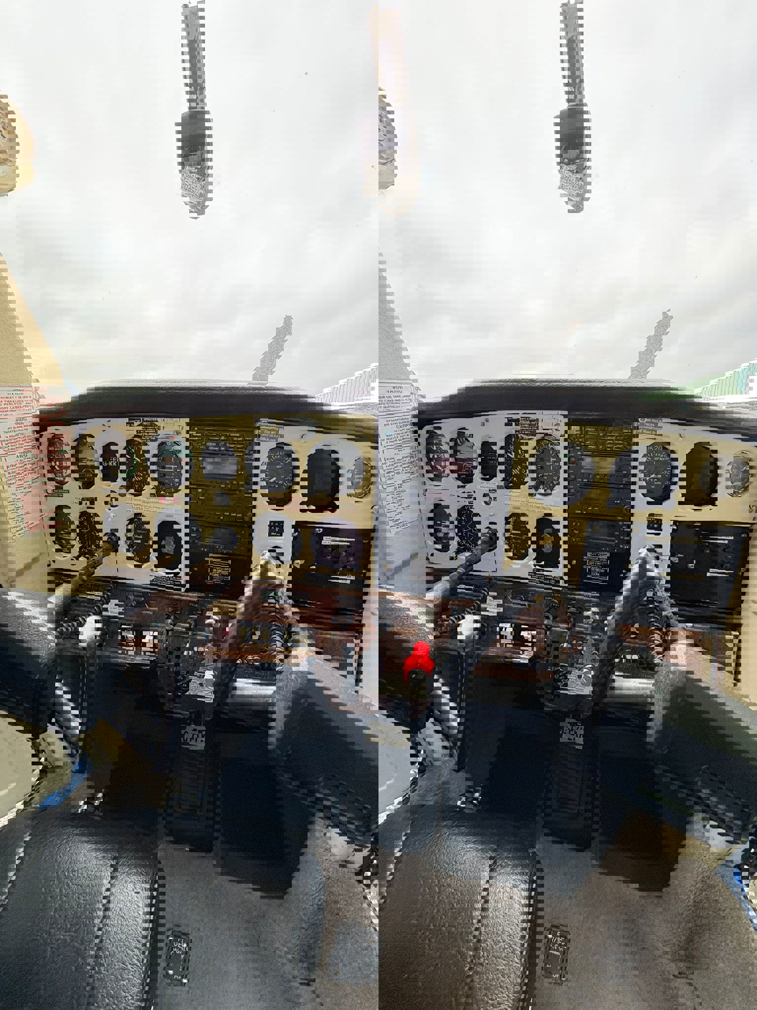 1982 Cessna 152 - Interior