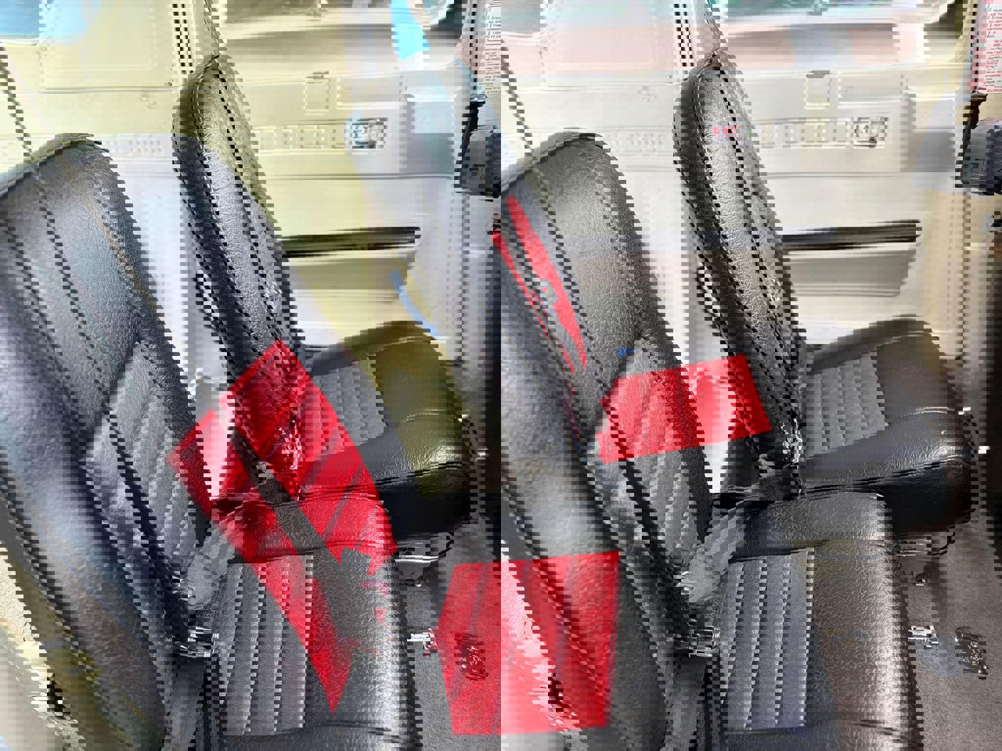 1982 Cessna 152 - Interior