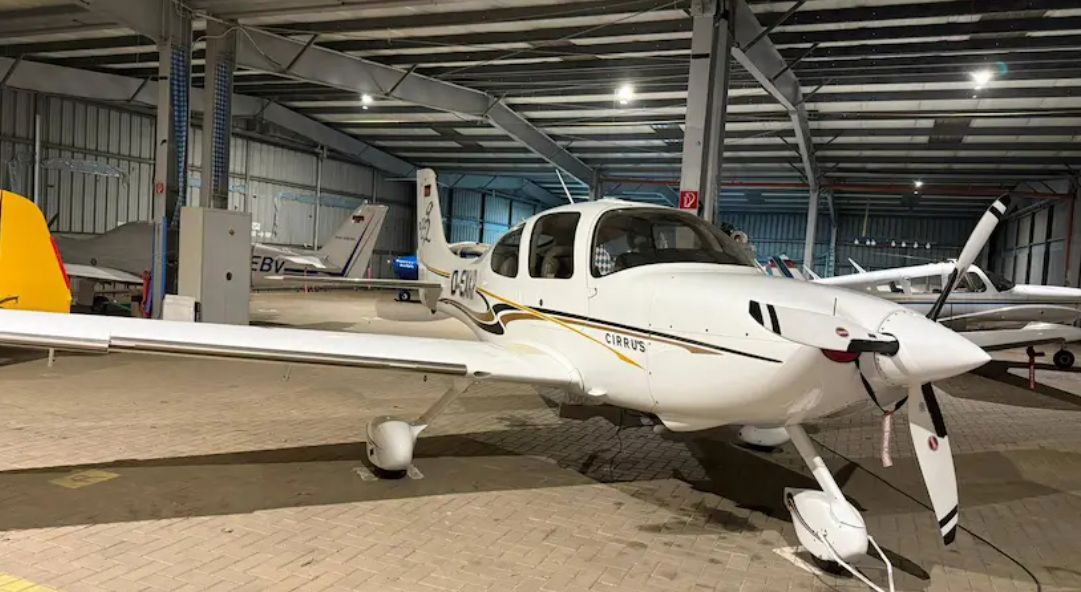 2004 Cirrus SR22 G2 - Exterior