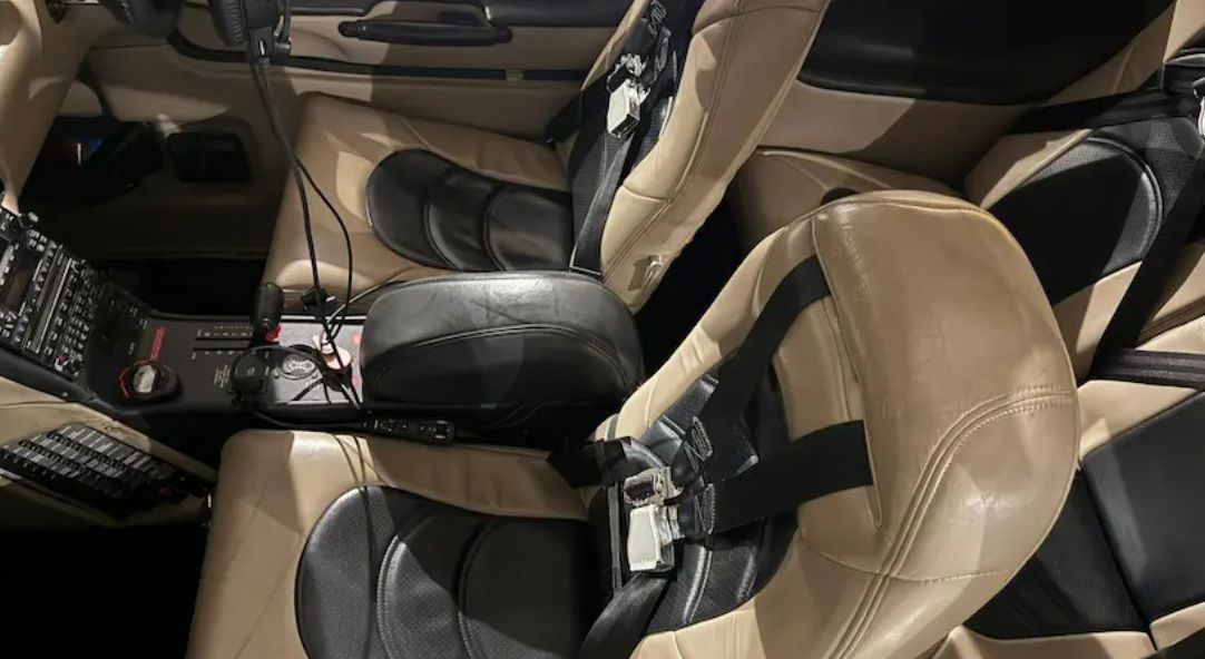 2004 Cirrus SR22 G2 - Interior