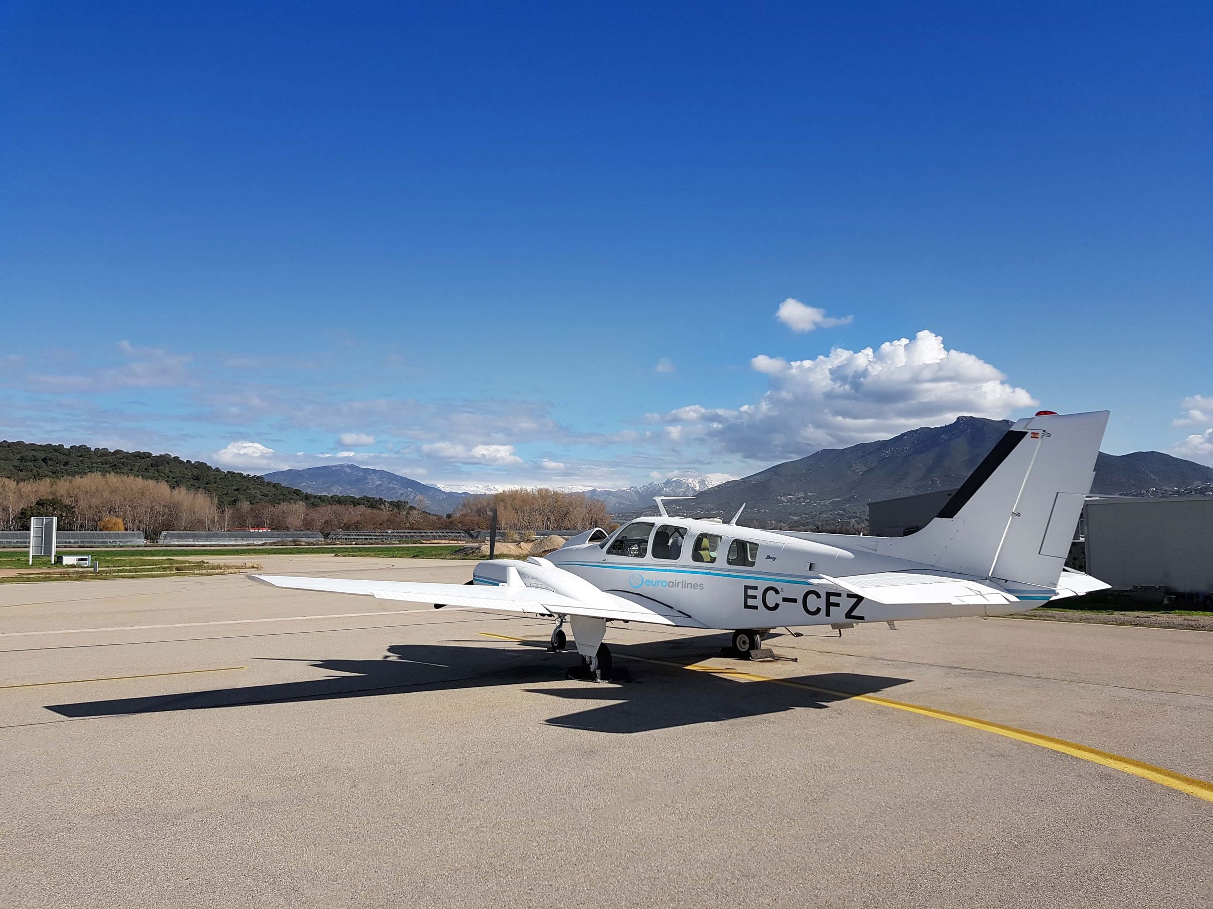 1973 Beechcraft Baron 58 - Exterior