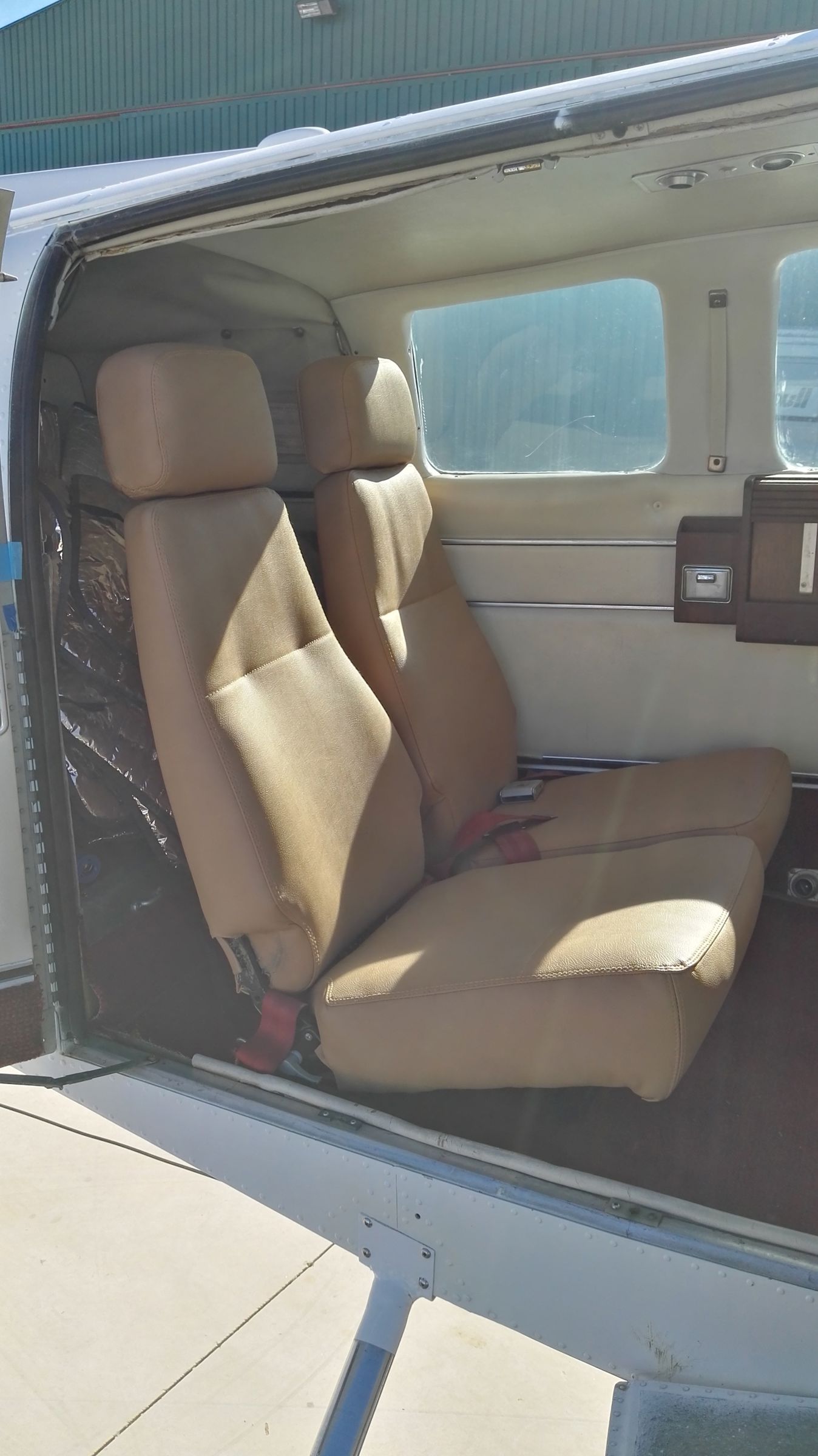 1973 Beechcraft Baron 58 - Interior