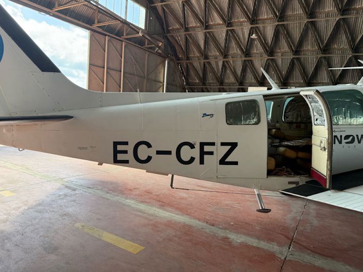 1973 Beechcraft Baron 58 - Exterior