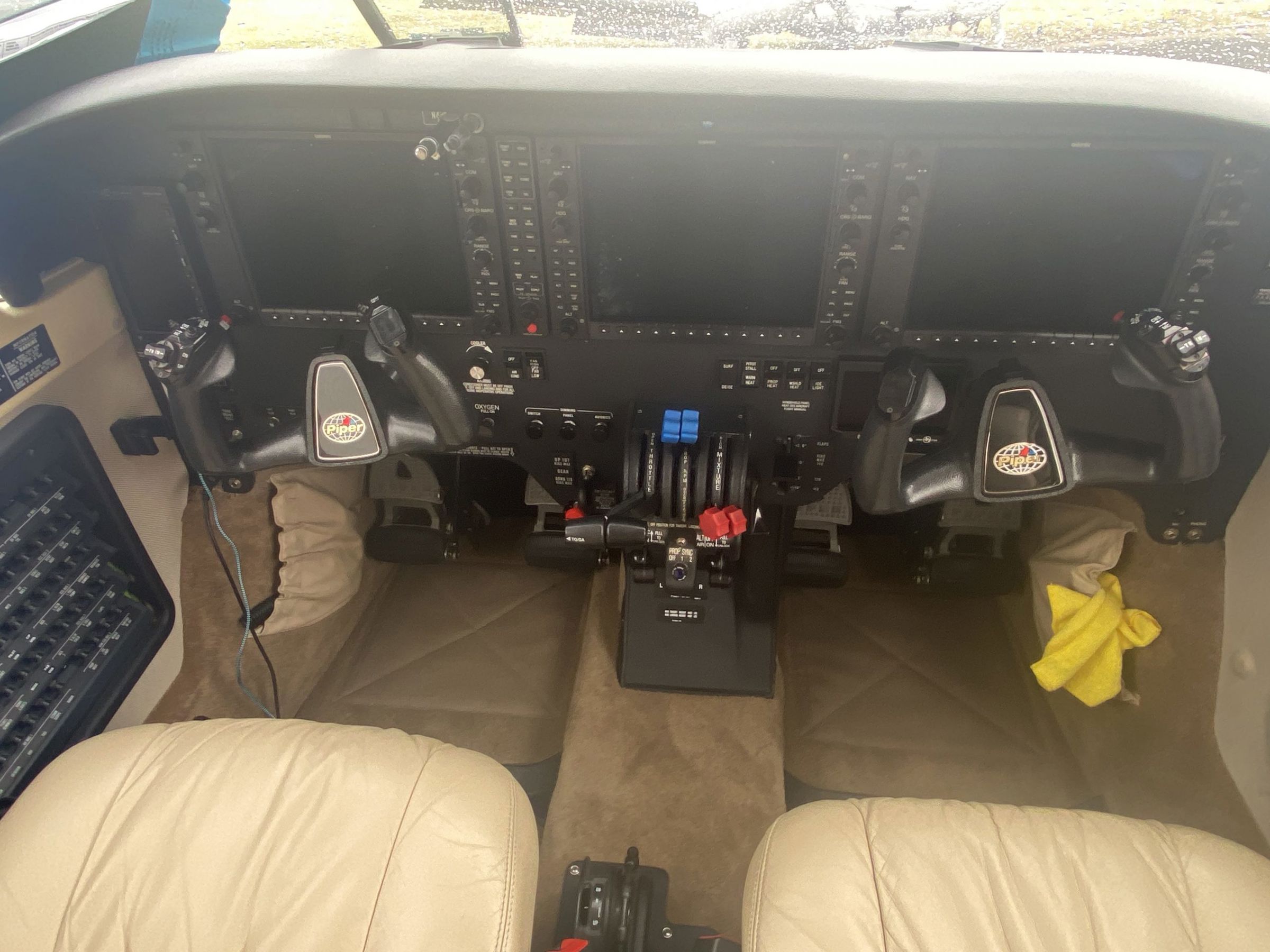 2014 Piper PA-34-220T Seneca V - Interior