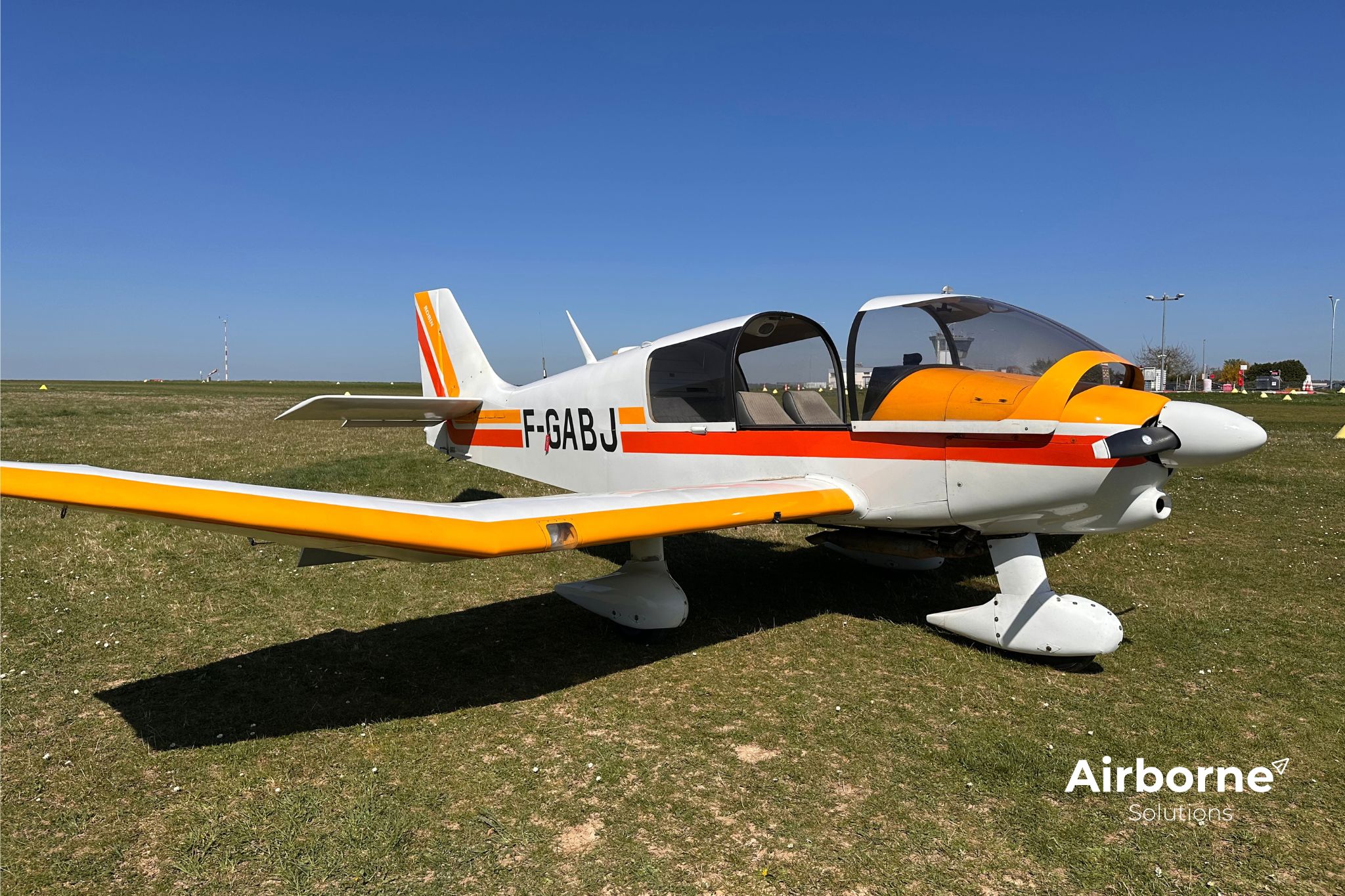 1970 Robin DR-400 108 Dauphin 80 2+2 - Exterior
