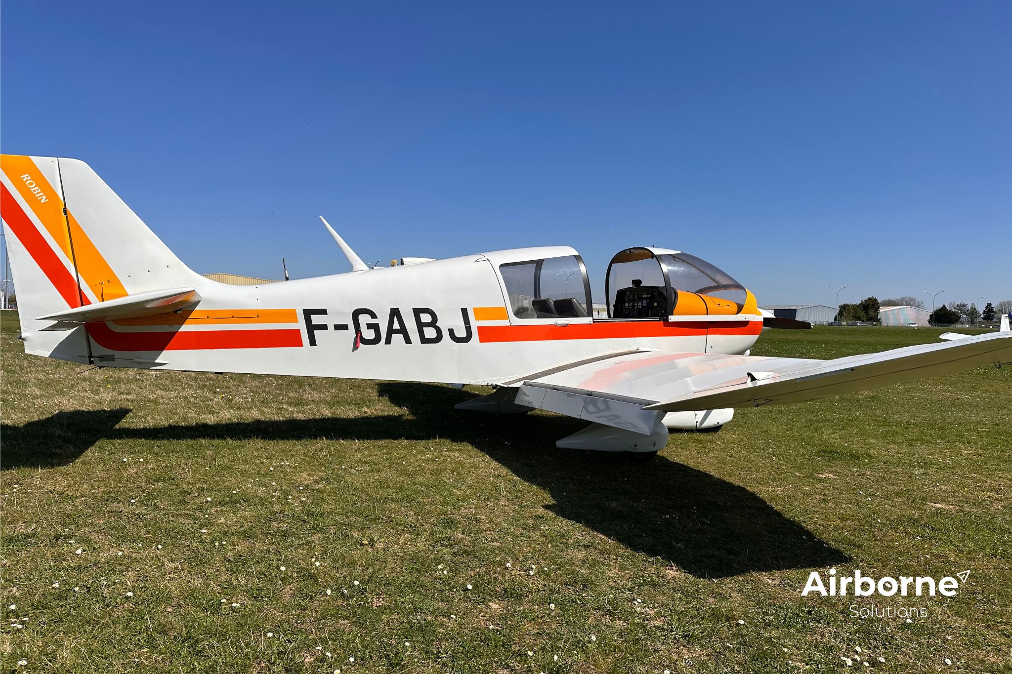 1970 Robin DR-400 108 Dauphin 80 2+2 - Exterior